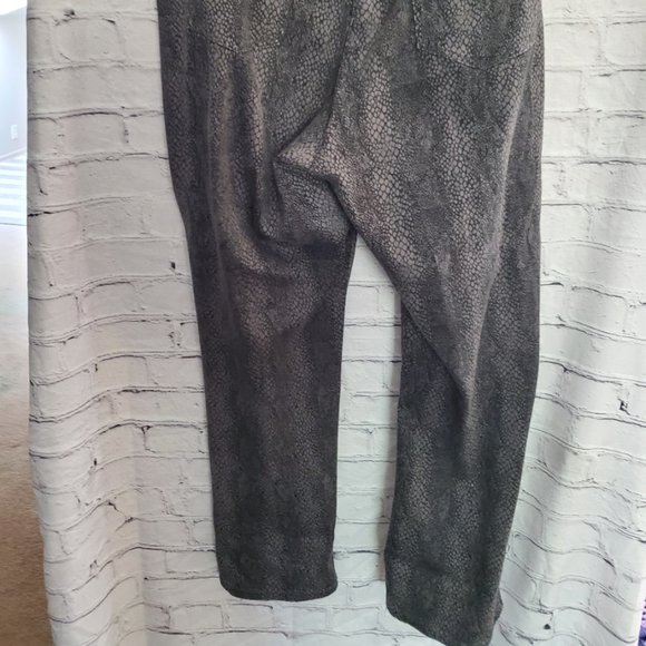 Jones New York Lexington Animal Print Jeans - Picture 2 of 4